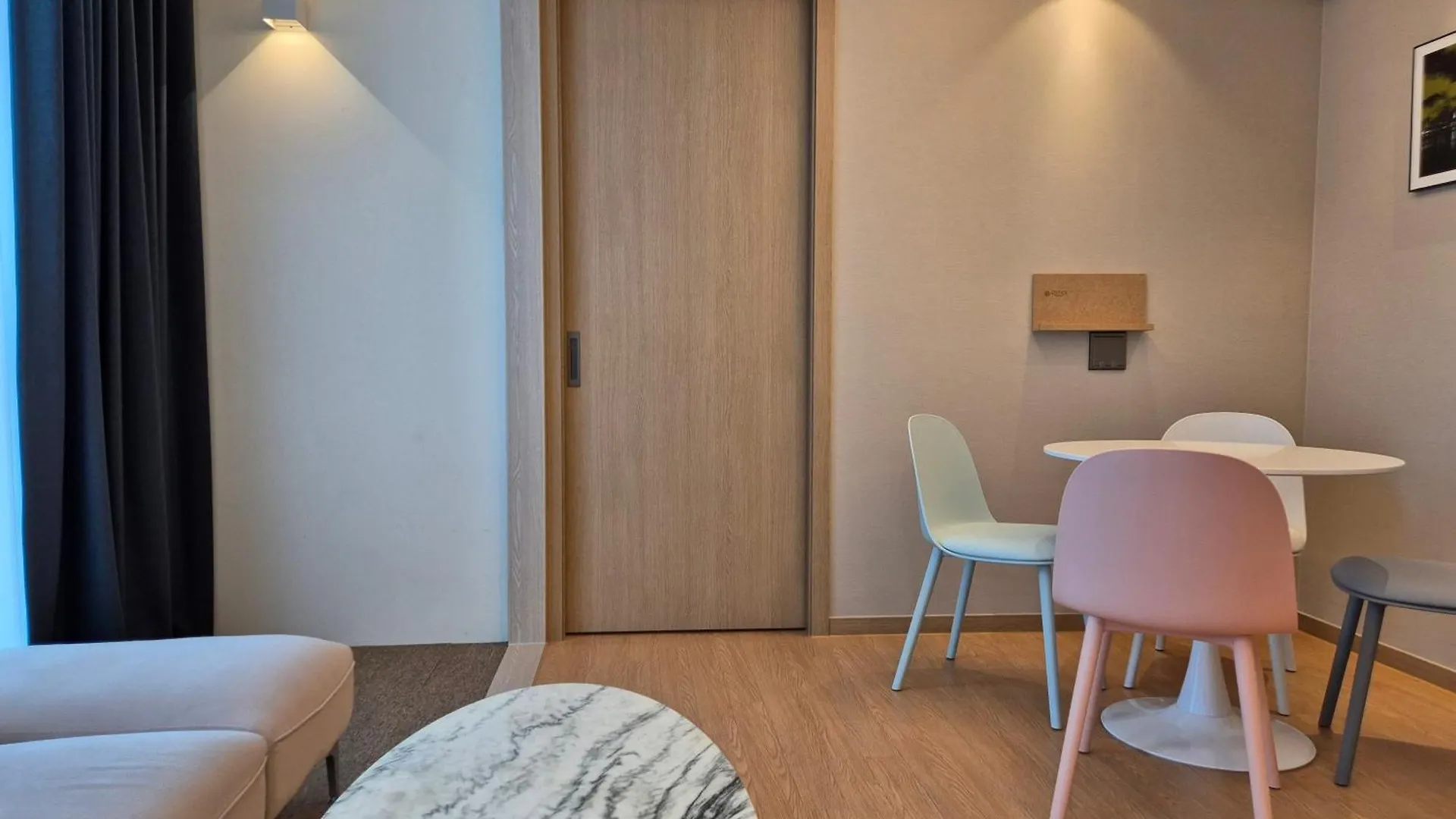 The Solid Residence - Elbon The Stay By Haeundae Busan 0*,  South Korea