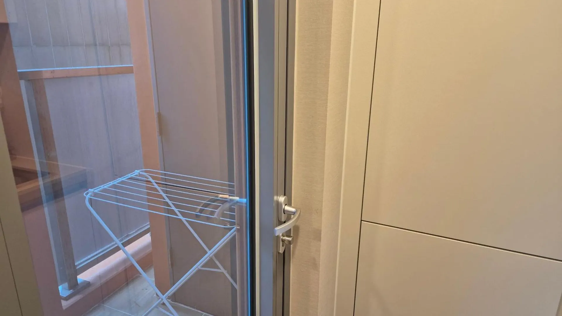 The Solid Residence - Elbon The Stay By Haeundae Busan