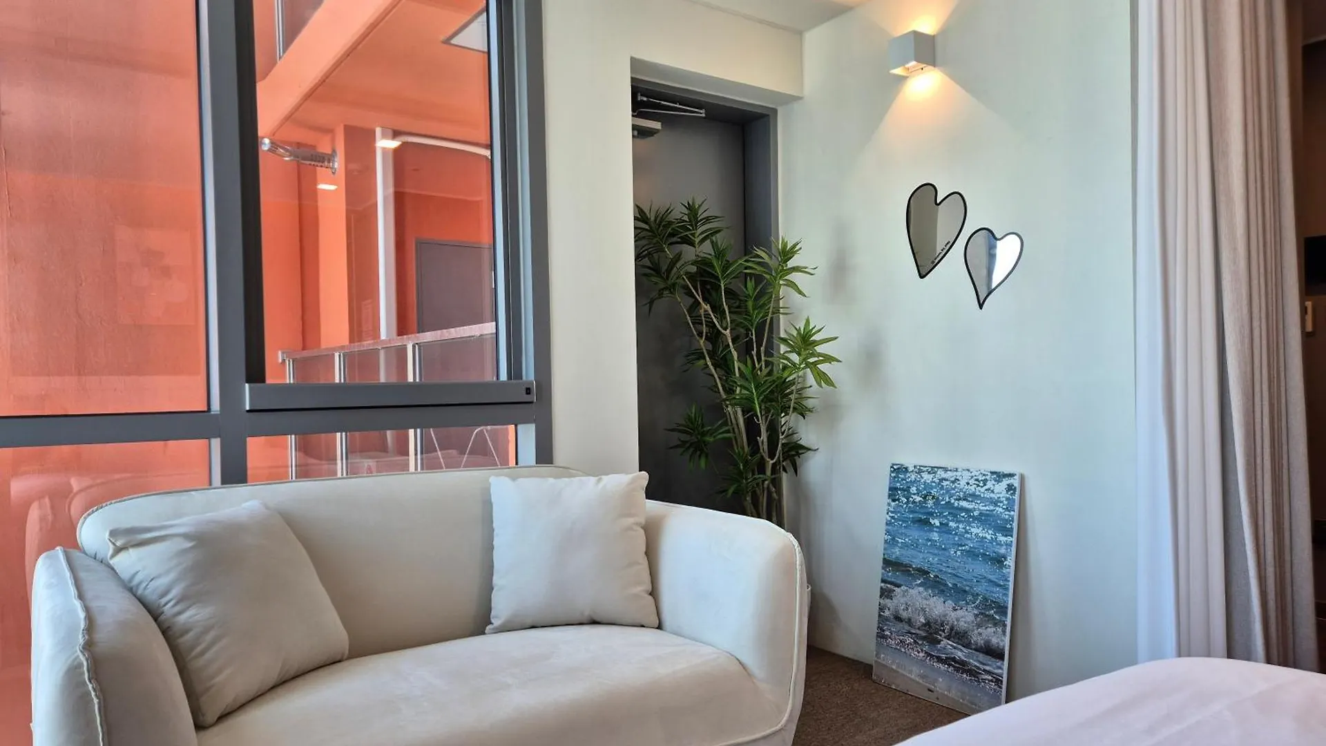 The Solid Residence - Elbon The Stay By Haeundae Busan 0*,  South Korea