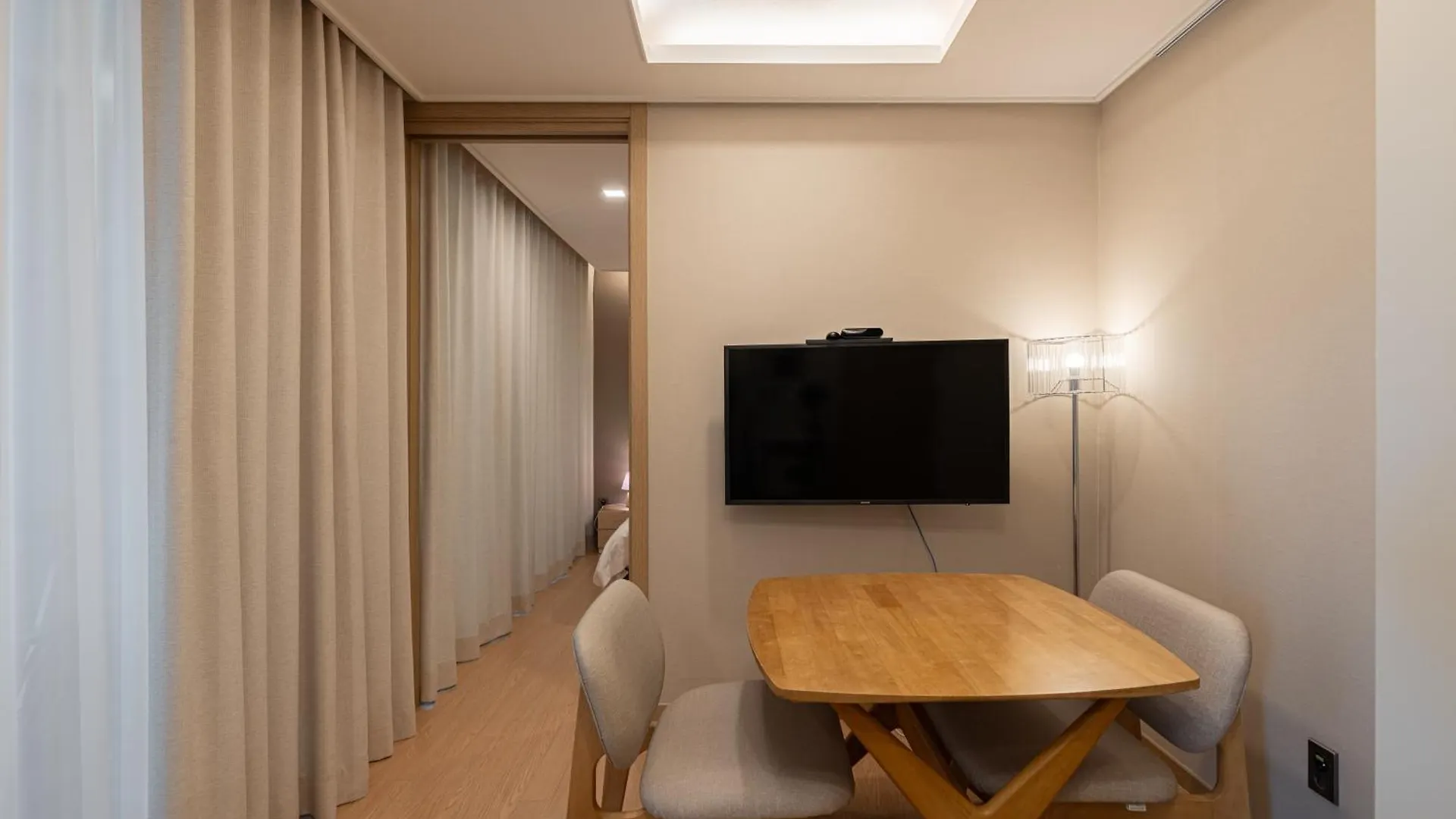 Aparthotel The Solid Residence - Elbon The Stay By Haeundae Busan