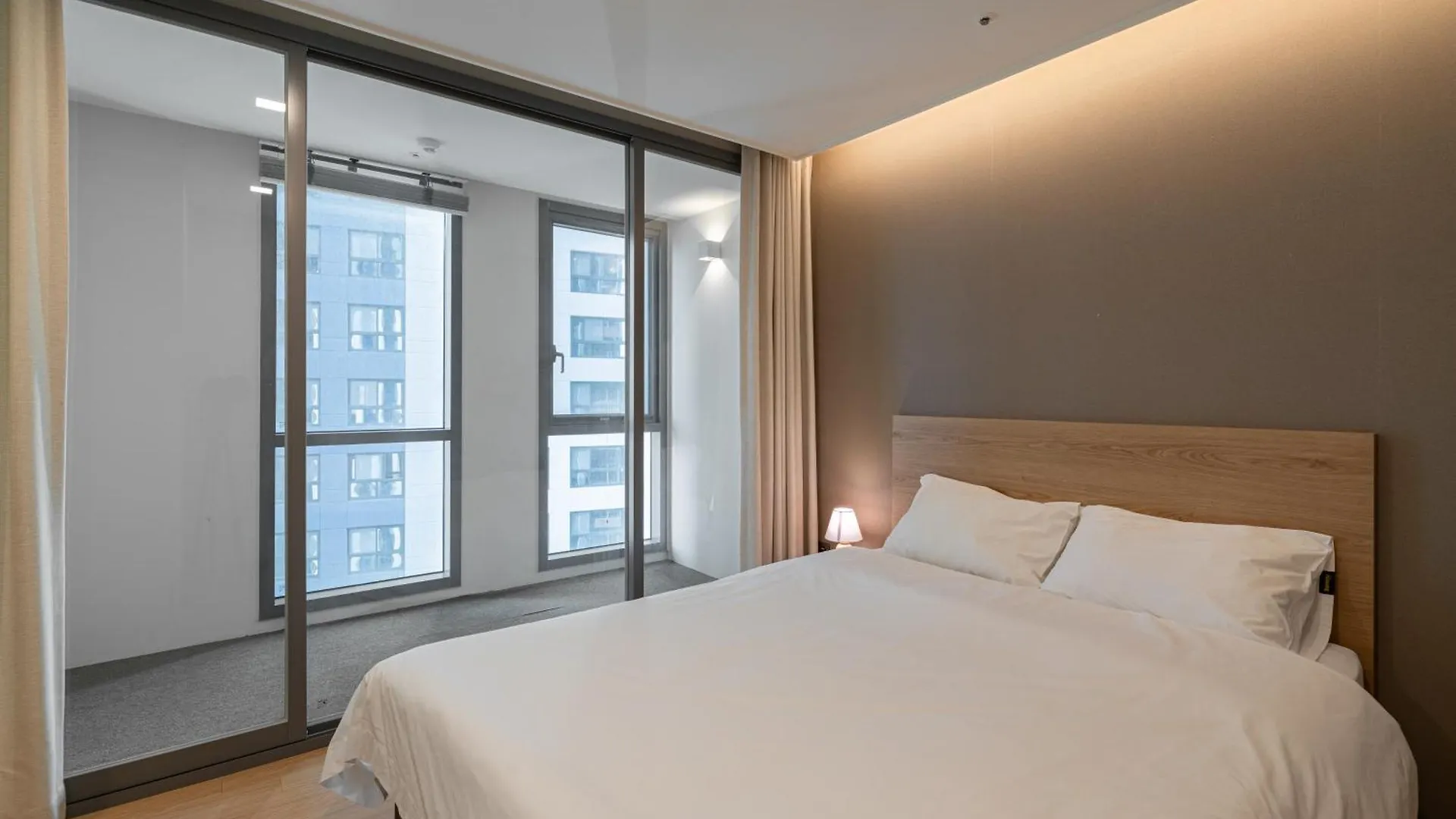 The Solid Residence - Elbon The Stay By Haeundae Busan South Korea