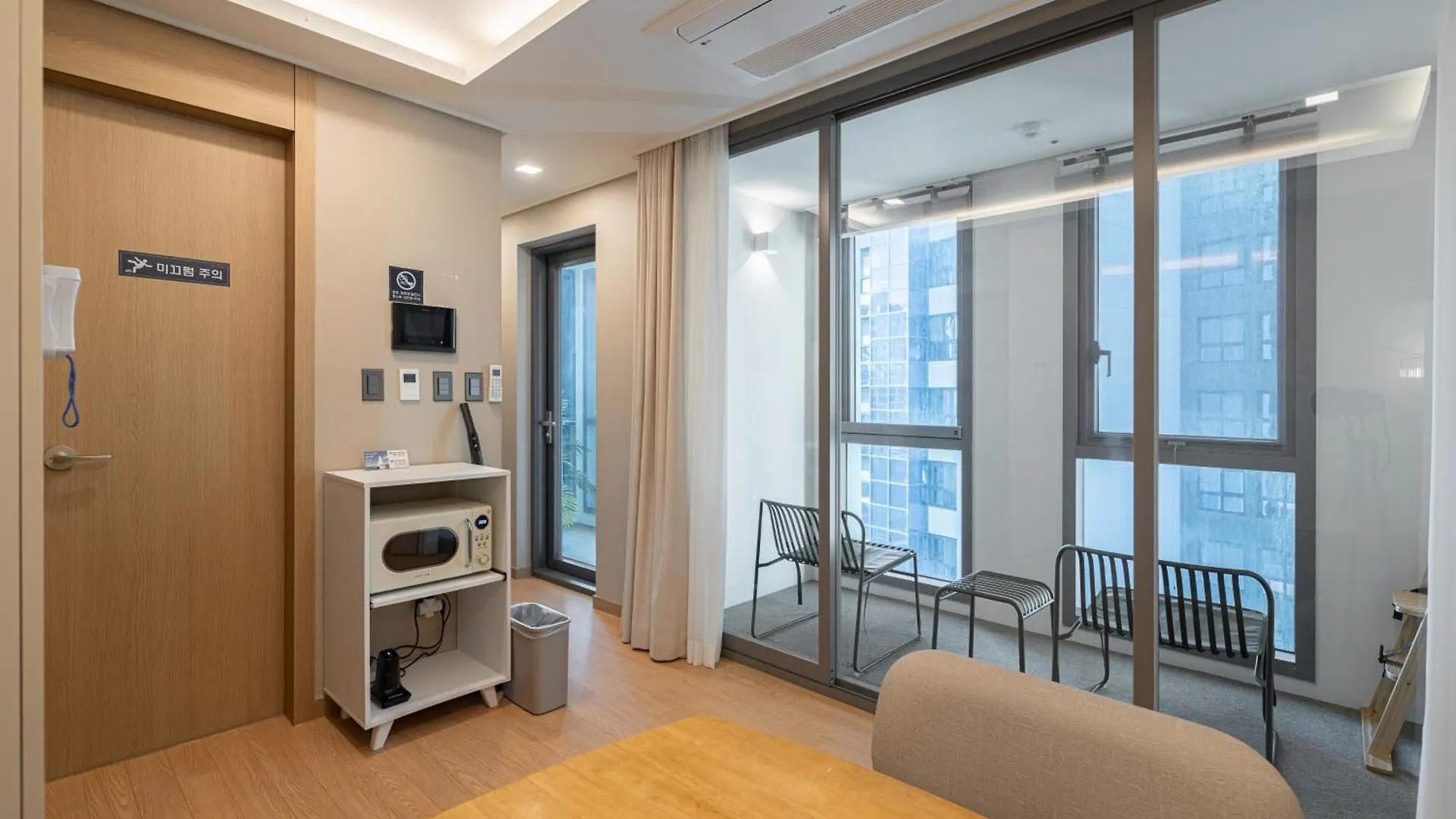 The Solid Residence - Elbon The Stay By Haeundae Busan 0*,  South Korea