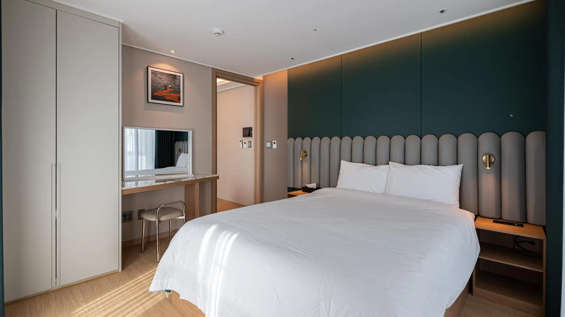 The Solid Residence - Elbon The Stay By Haeundae Busan South Korea