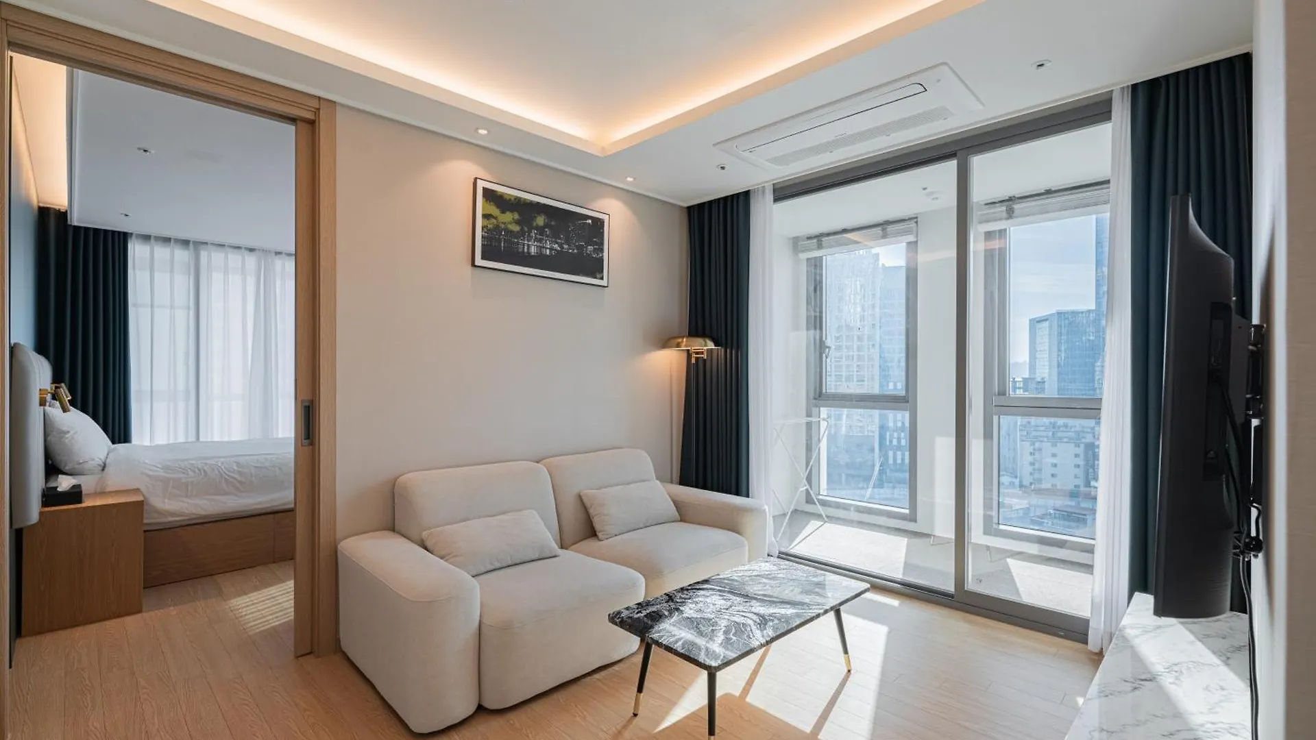 Aparthotel The Solid Residence - Elbon The Stay By Haeundae Busan
